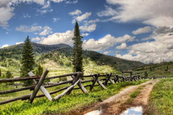 Hermoso paisaje. Naturaleza Camino Montaña