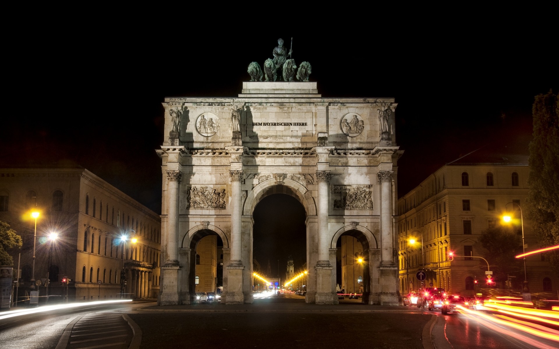 deutschland architektur reisen stadt haus hintergrundbeleuchtung abend straße dämmerung straße denkmal licht im freien bogen städtisch tourismus sehenswürdigkeit himmel drei gewölbte triumphierend nacht