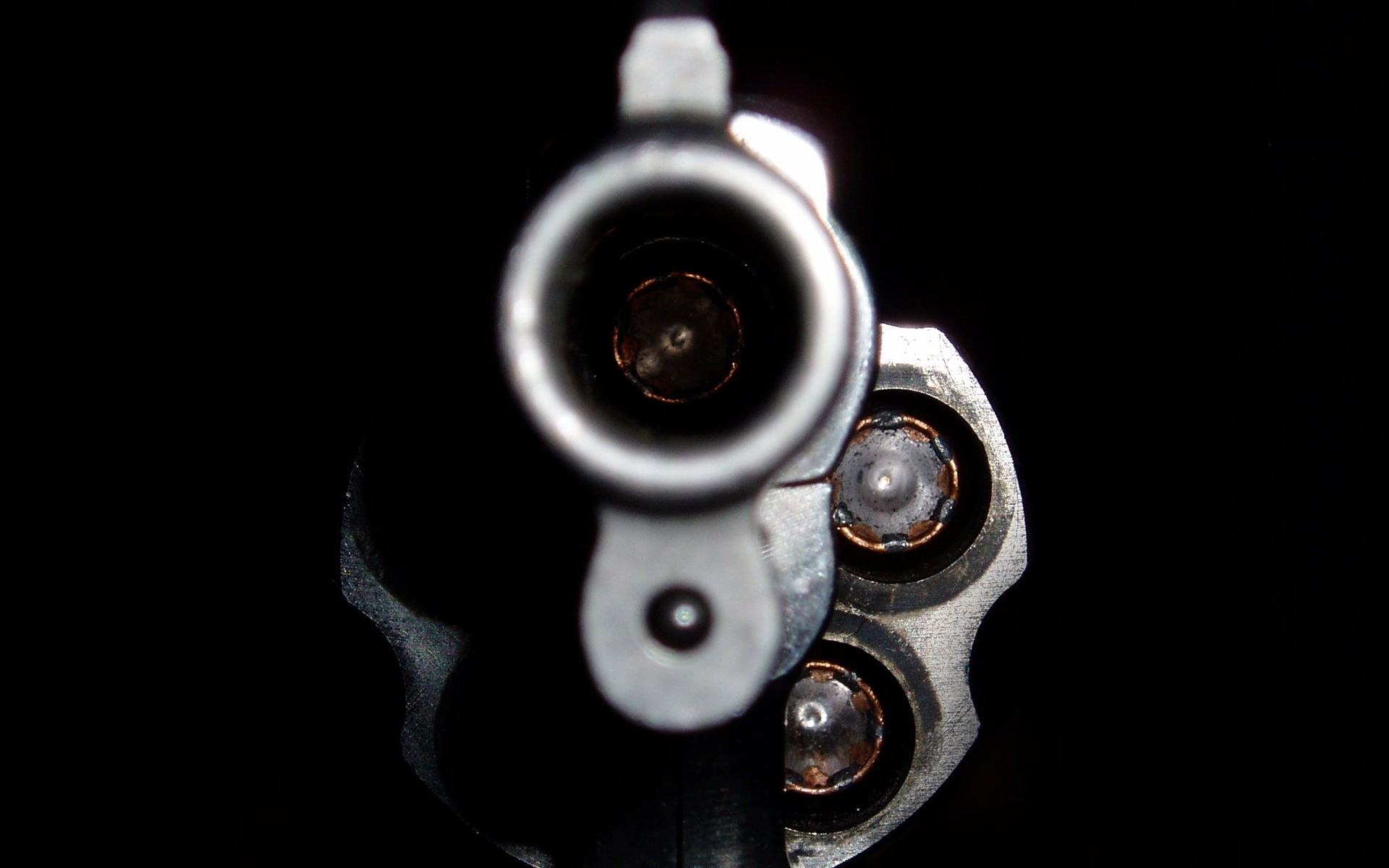 пистолет оружие пистолет сталь темный натюрморт безопасности рабочего стола боеприпасы старый винтаж опасность