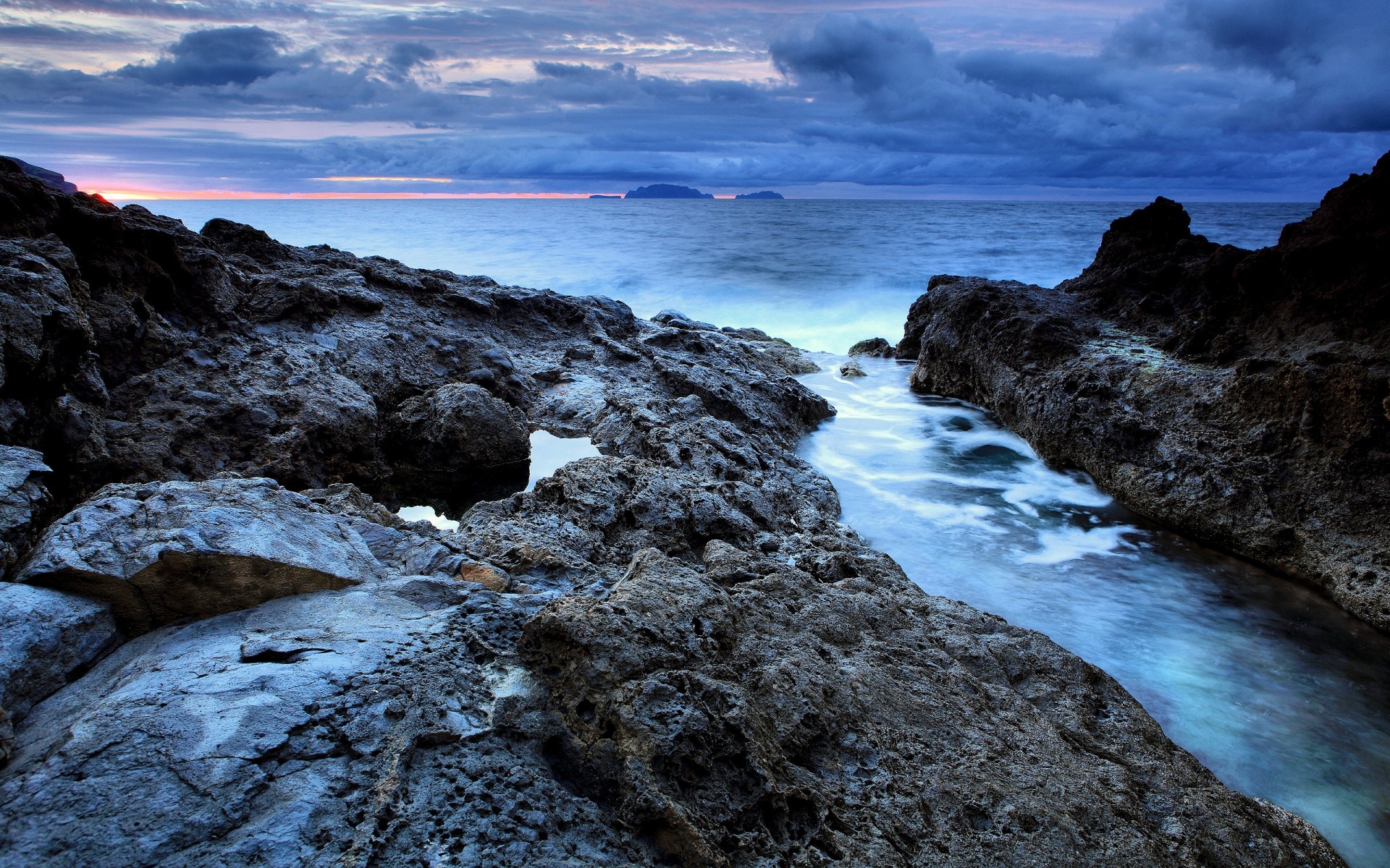 été eau mer mer océan paysage voyage nature rock coucher de soleil ciel plage paysage à l extérieur madère îles pierres vagues