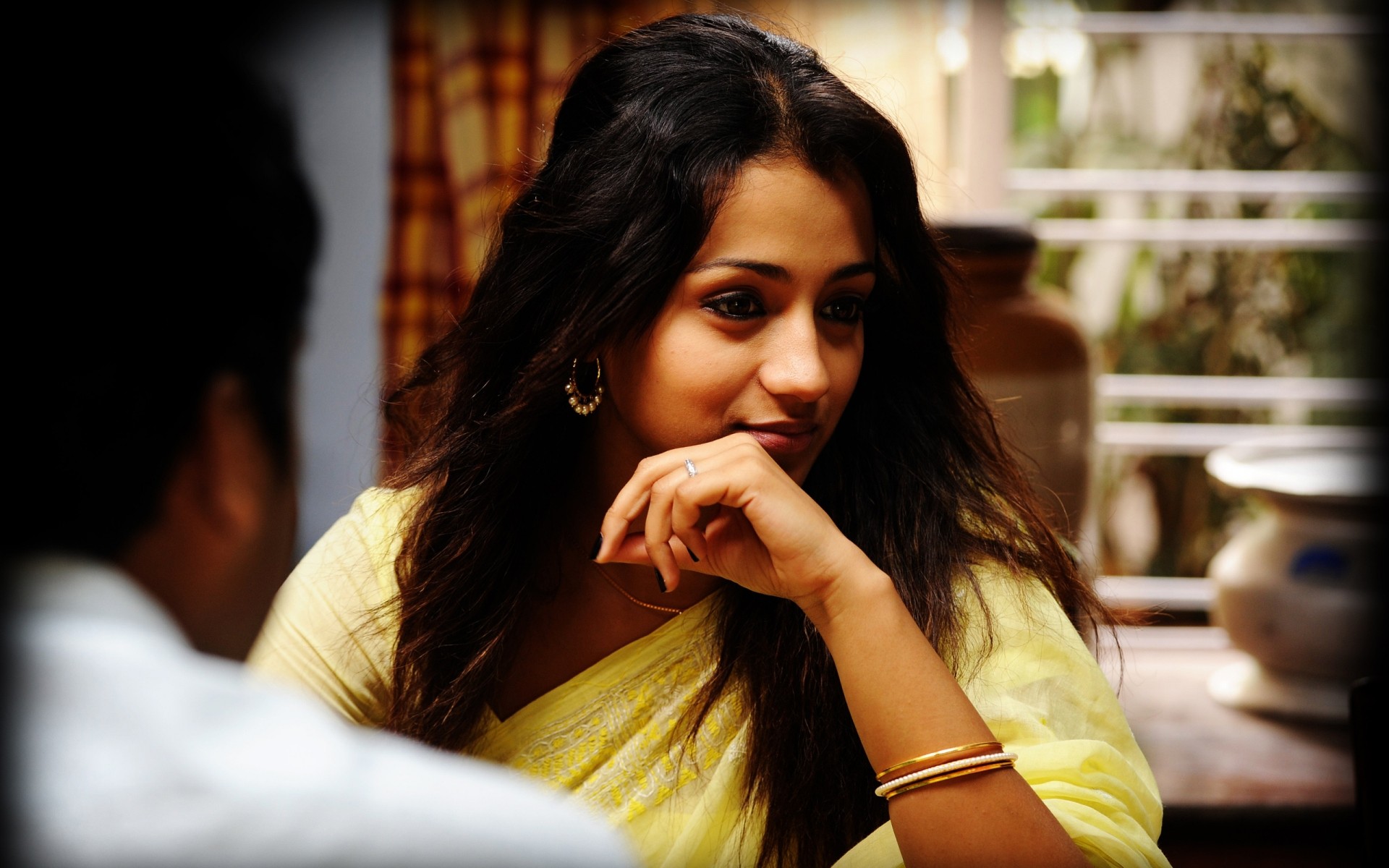 женщина в помещении выражение лица портрет взрослый девушка один индийская актриса актриса болливуда актриса модель триша кришнан