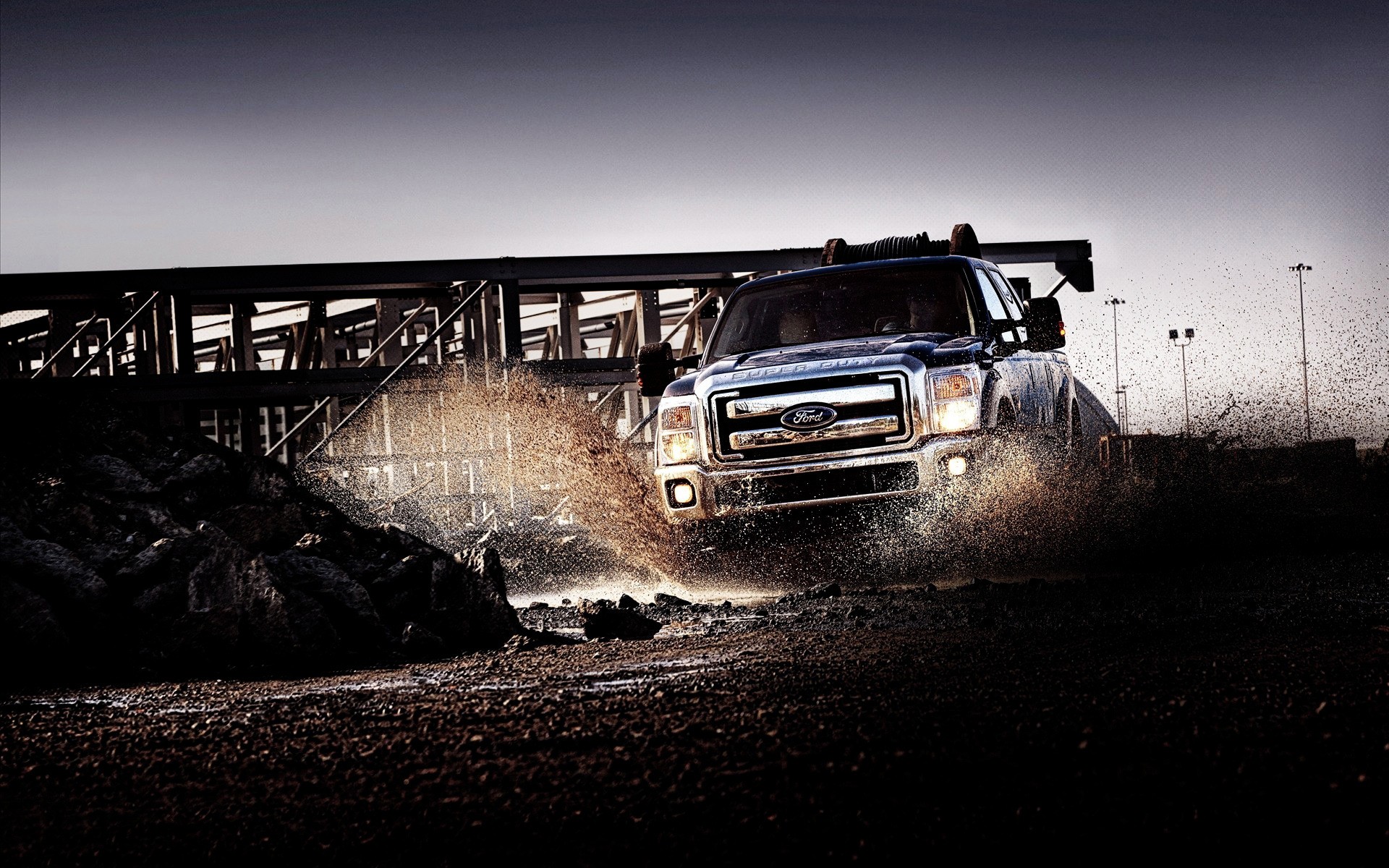 ford abandonado carro sistema de transporte tempestade carro luz quebrado ford super duty