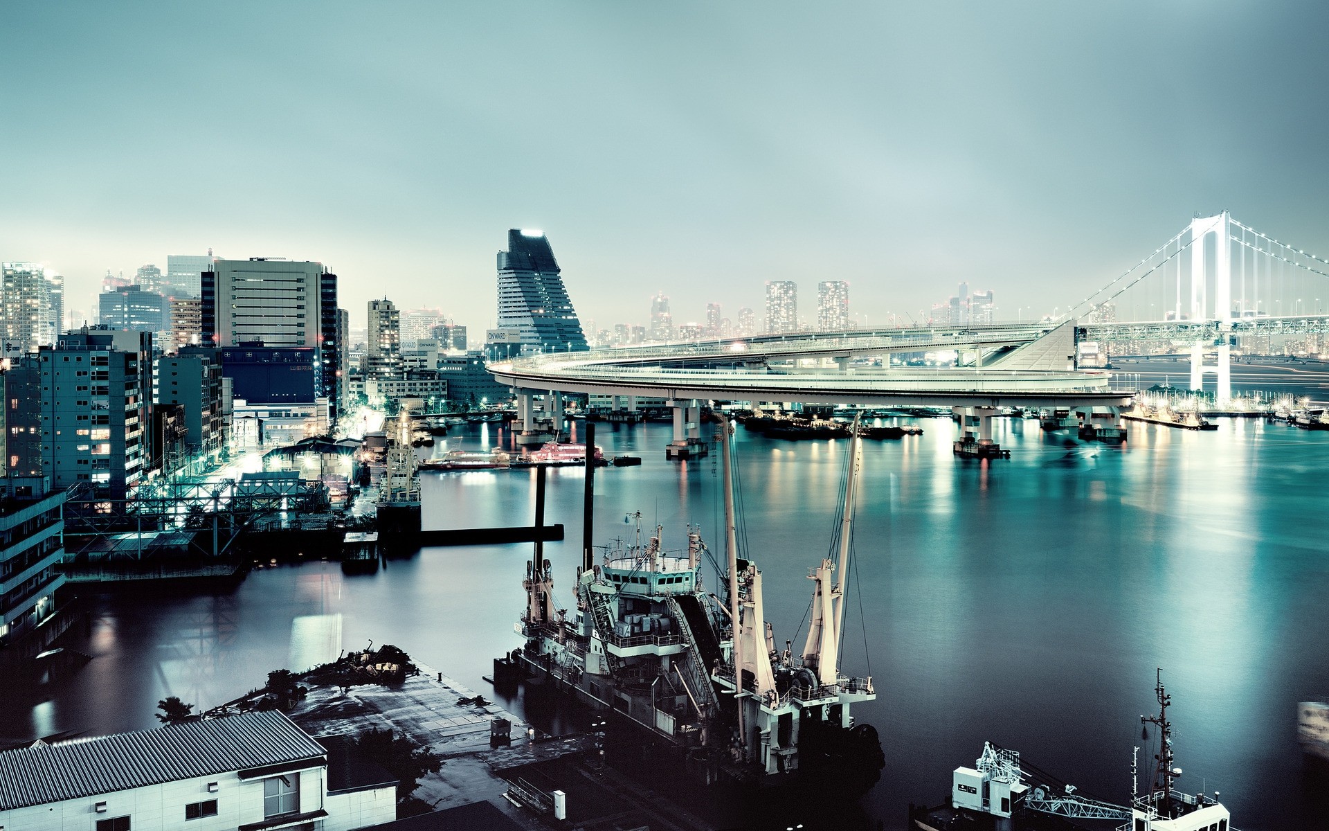 japan stadt wasser reisen architektur hafen skyline stadt fluss brücke wasserfahrzeug himmel haus promenade städtisch wolkenkratzer transportsystem schiff pier modern nacht foto