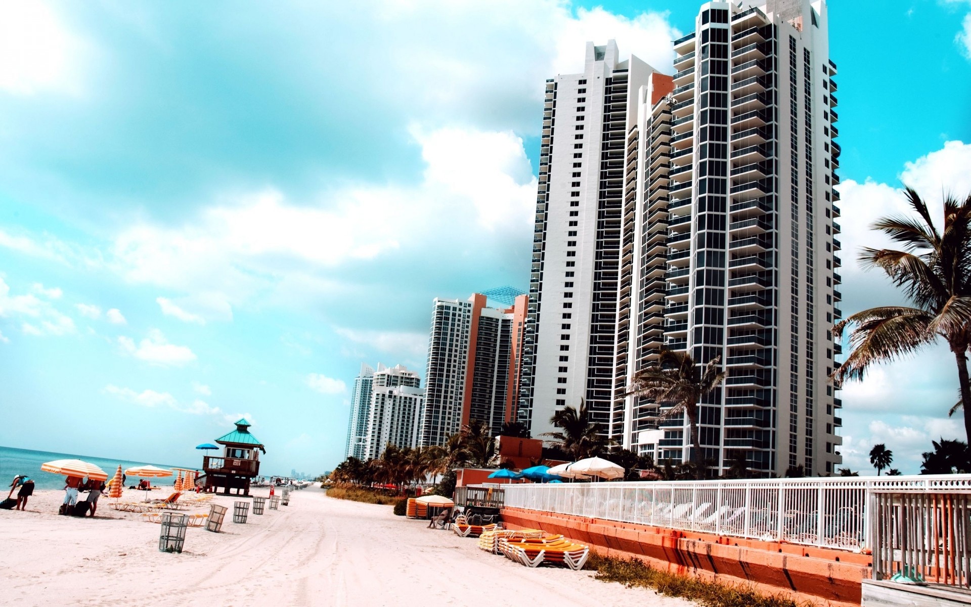 usa architektur himmel stadt reisen haus stadtzentrum wolkenkratzer städtisch modern wirtschaft stadt skyline büro hotel im freien hoch hoch gebäude turm strand sonne sommer hotels bna usa amerika