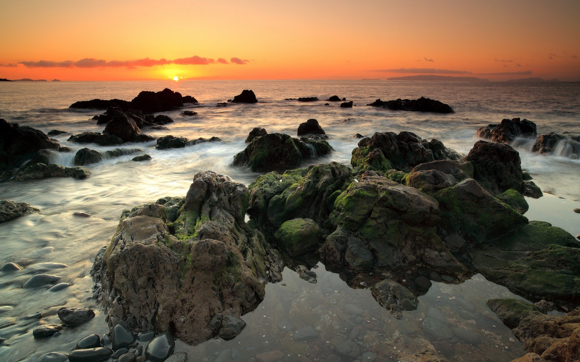 paysage coucher de soleil eau plage mer océan mer aube paysage crépuscule paysage soirée rock surf soleil vague ciel voyage marée nature pierres