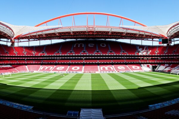 Estadio de fútbol en tiempo de luz