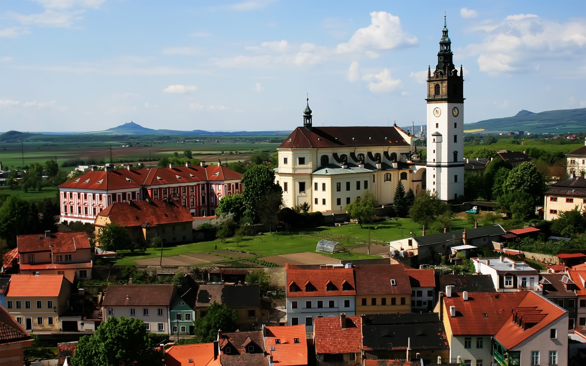 inne miasta architektura podróże dom na zewnątrz miasto miasto dom kościół niebo woda stary gotycki światło dzienne zamek wieża rzeka