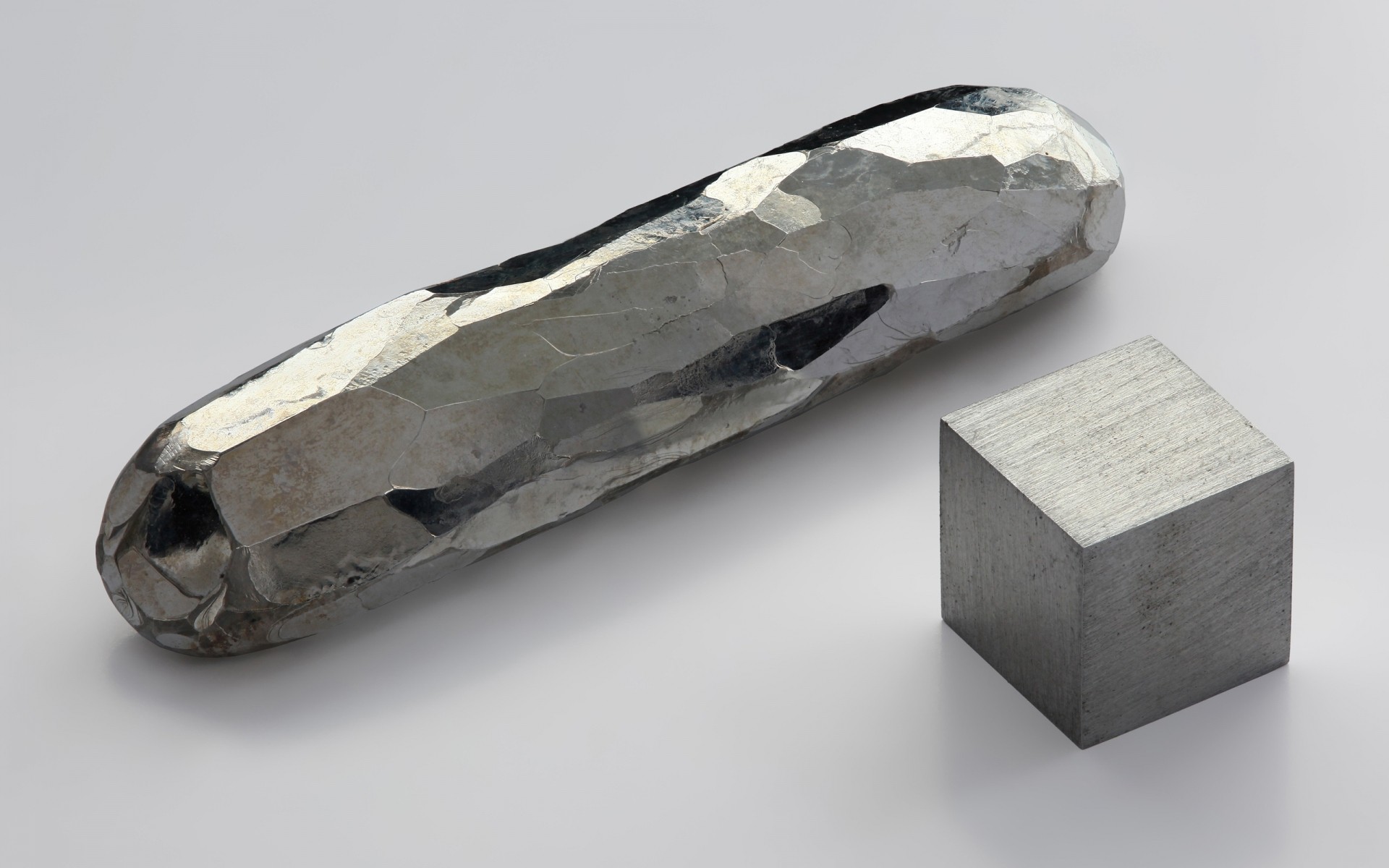 драгоценные остекленные изолированные ювелирные изделия один роскошные камень