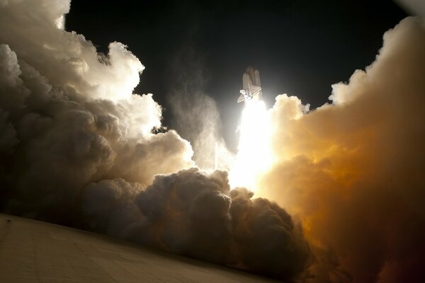 Brume de coucher de soleil, ciel cosmique