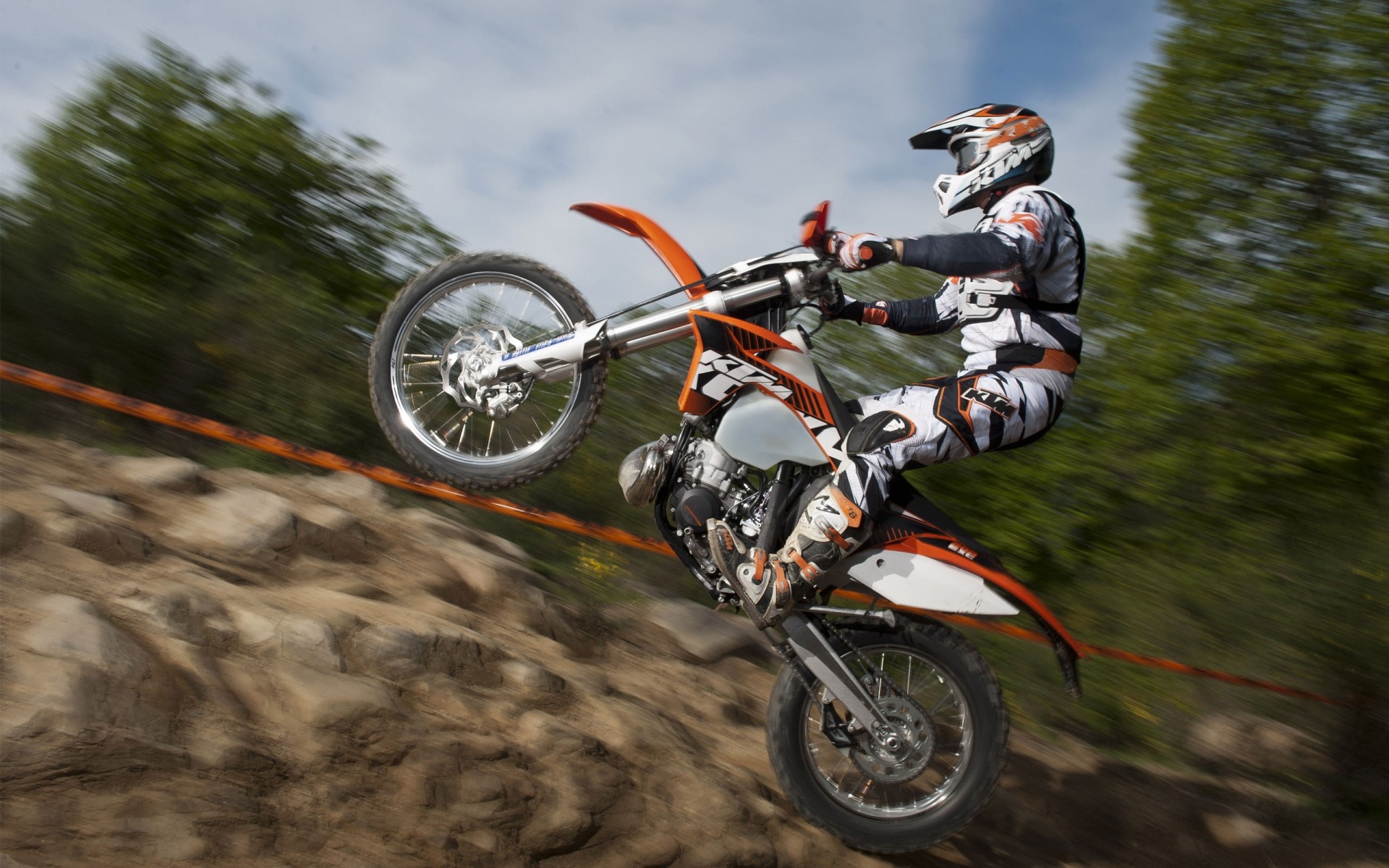 ktm bicicleta corrida motociclista carro ação competição piloto pressa rodas piloto capacete motocicleta faixa motocross passeio rápido