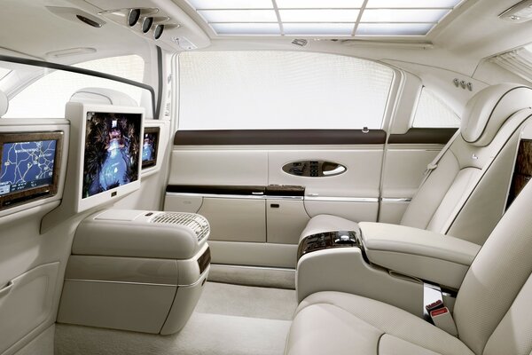 Voiture maybach vue à l intérieur