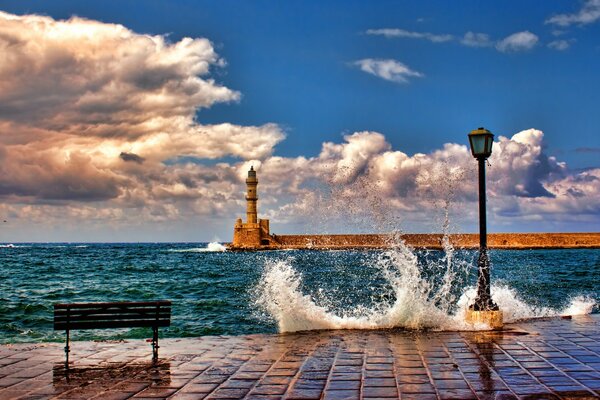 Imagen de una tormenta en el mar