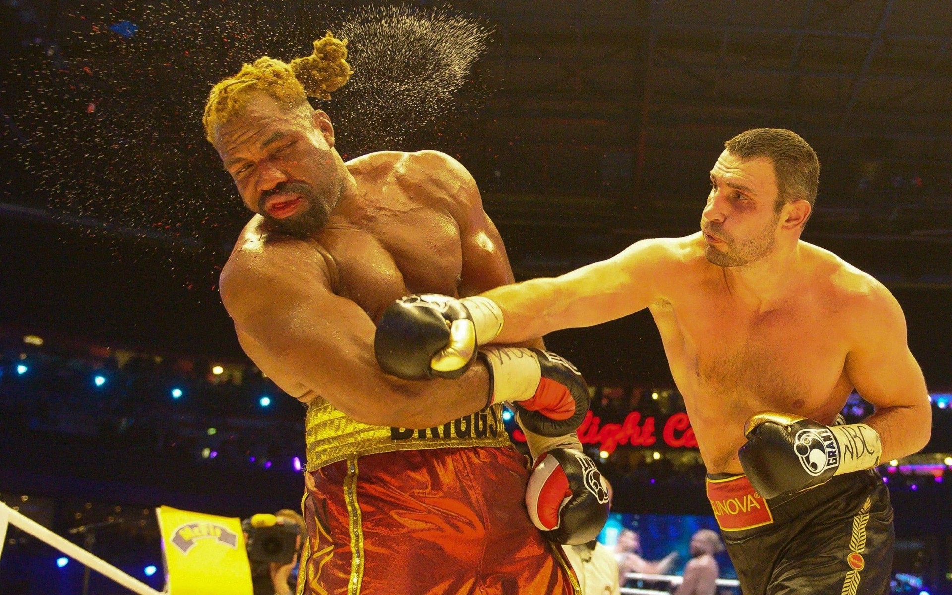 boxen boxer wettbewerb erwachsene festival mann kampfkunst sportler handschuhe energie kampf stadion musik zwei champion