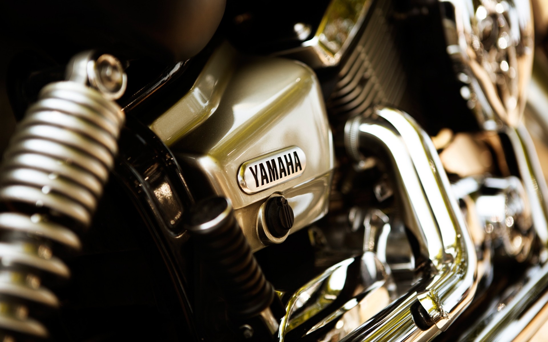 yamaha chrome bike klasyczna stara technologia przeszklone koła narzędzie sprzęt samochodowy dysk samochodowy vintage retro przemysł metalowy stal zasilająca