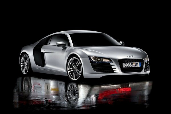 Audi R8 black background reflection