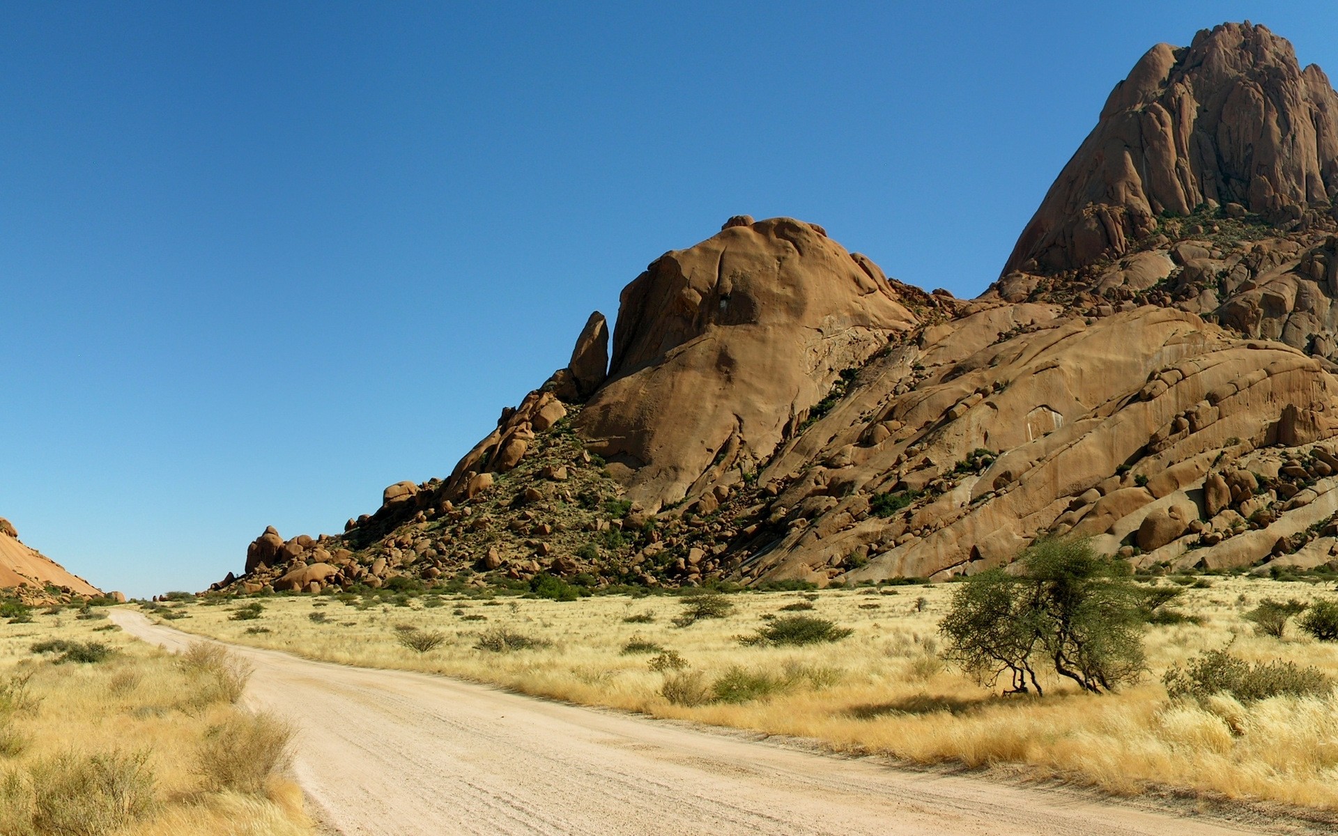 landschaft reisen wüste landschaft himmel im freien natur aride berge rock sand trocken sandstein unfruchtbar landschaftlich geologie tal pflanzen sommer landschaft