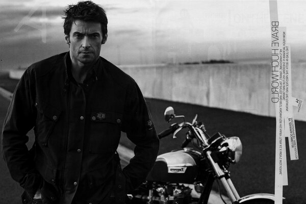 Hugh Jackman Hugh Jackman estilo de la motocicleta en negro