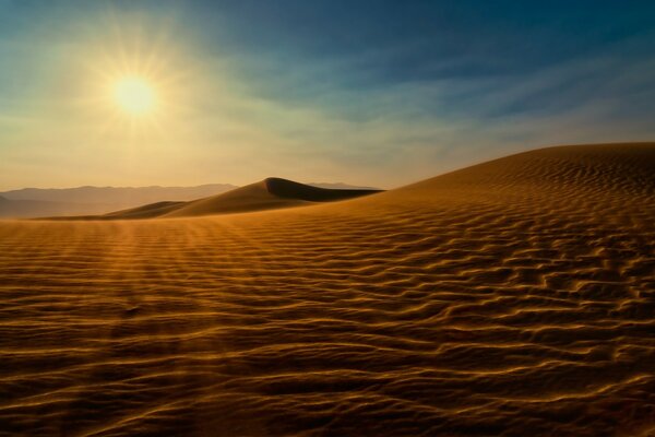 Areia no deserto ao amanhecer