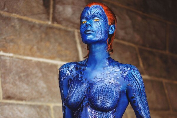 Mystique x-Men Rebecca Romine héros bleu look