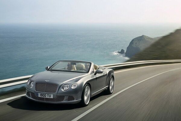 Viaje al mar en coche bentley