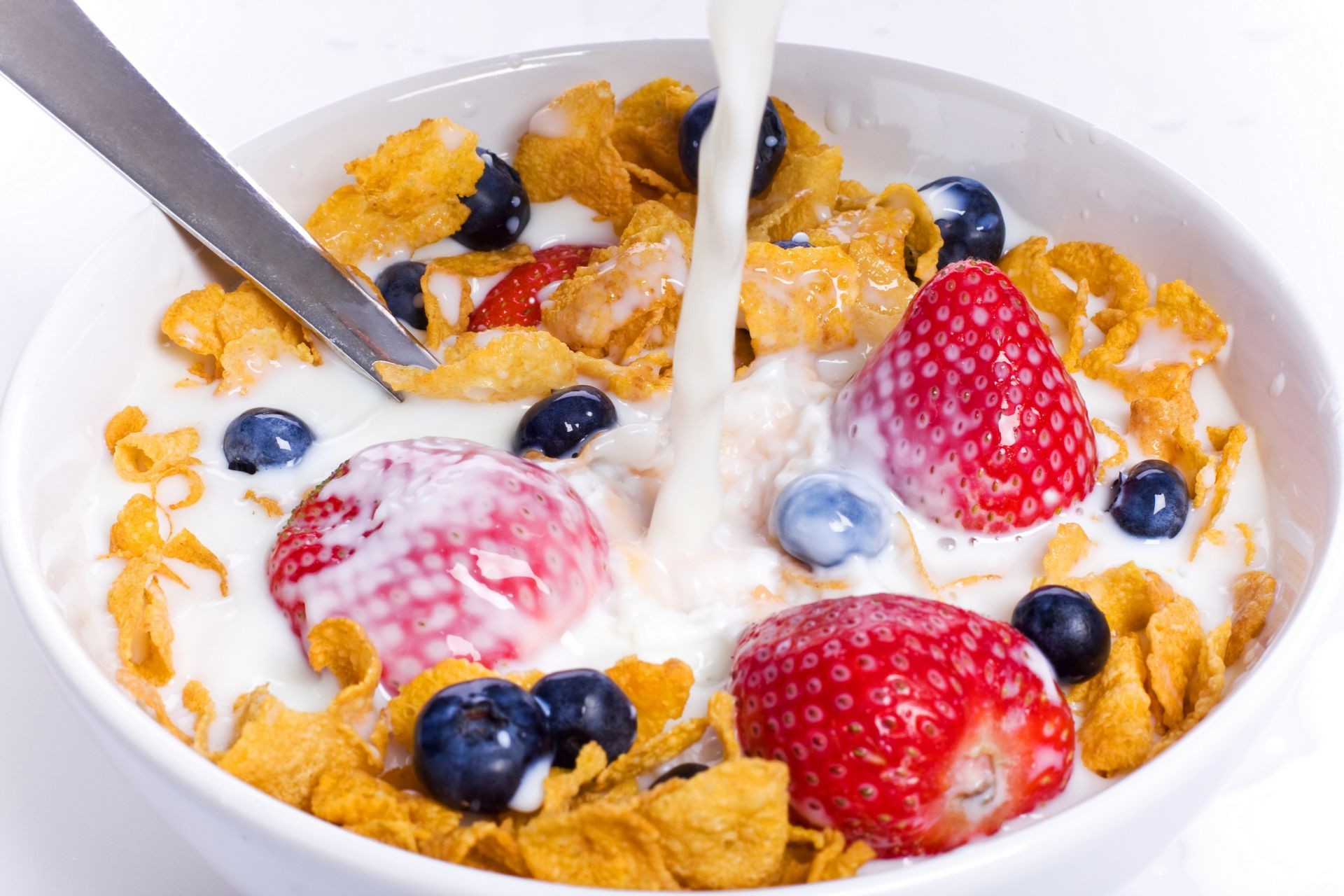 food & drink sweet breakfast fruit milk food bowl blueberry berry strawberry delicious yogurt refreshment dairy dairy product dawn raspberry nutrition healthy cream