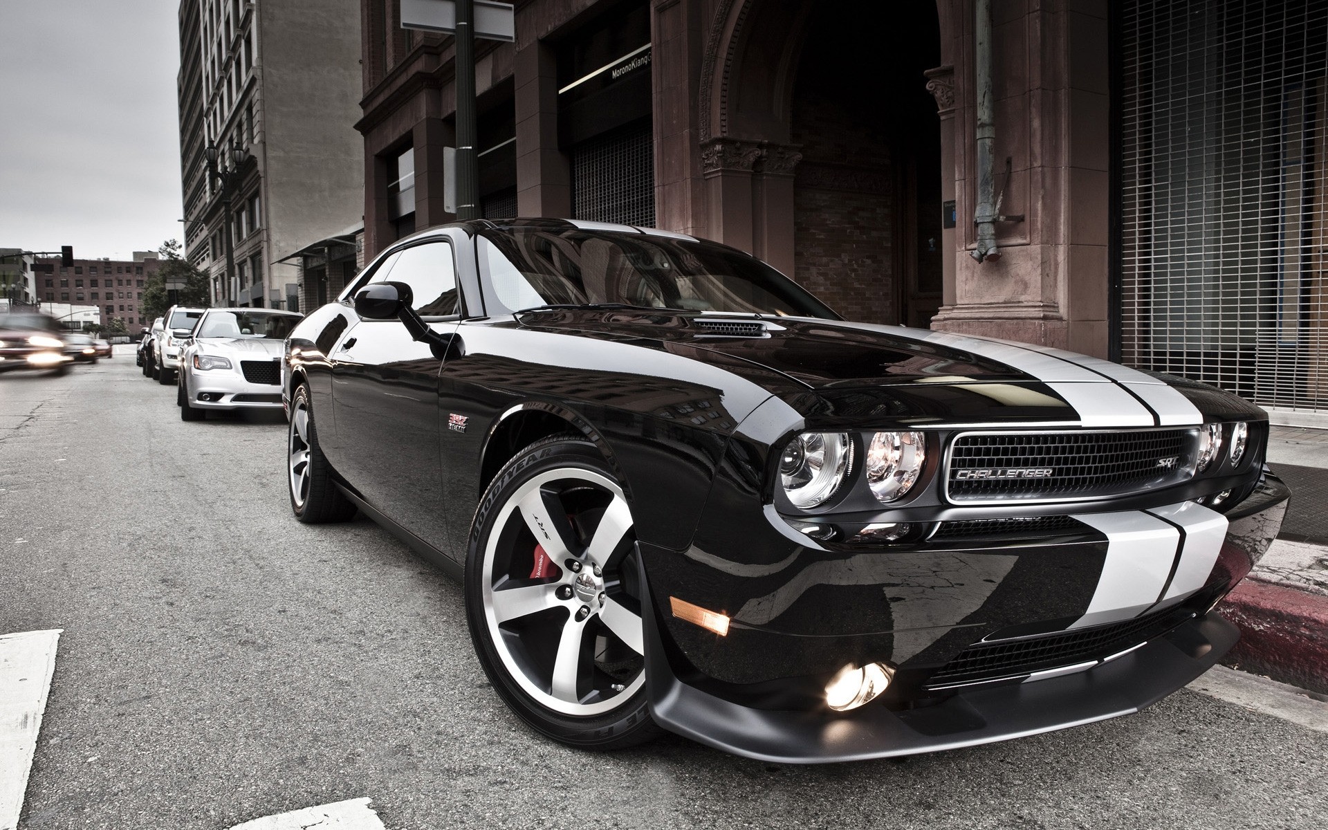 dodge voiture voiture système de transport roue automobile chaussée lecteur classique coupé dodge challenger muscle car dodge challenger cpt