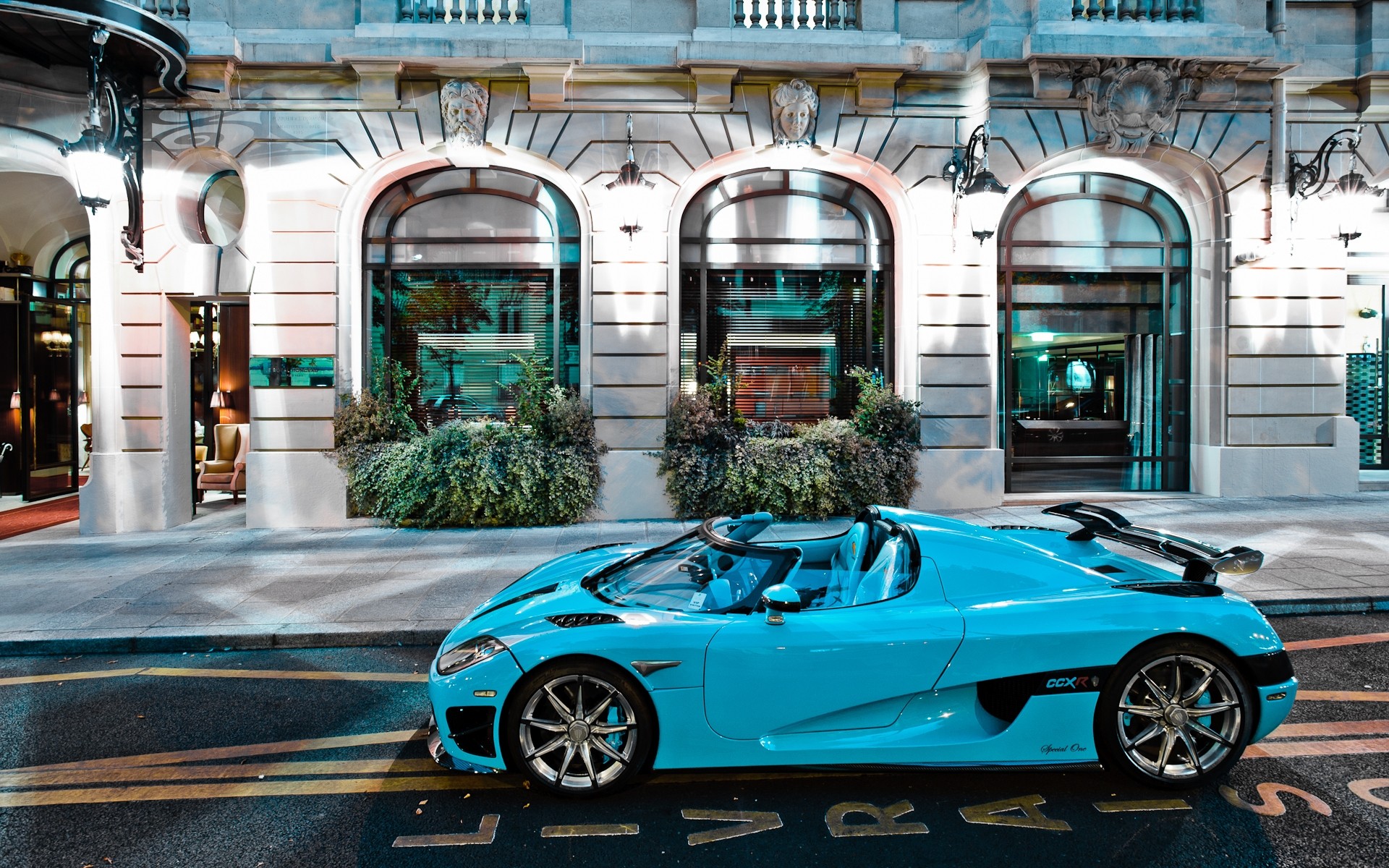 koenigsegg voiture voiture rue système de transport de luxe ville classique voyage route urbain trottoir architecture stand koenigsegg ccxr