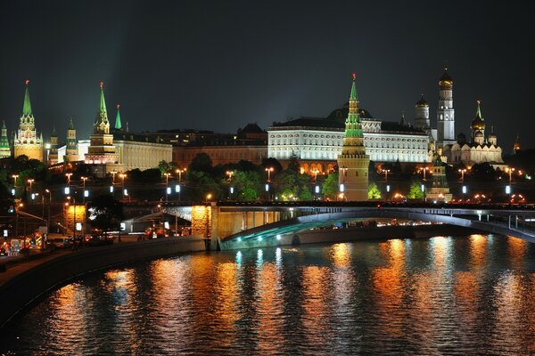 克里姆林宫莫斯科河的夜景