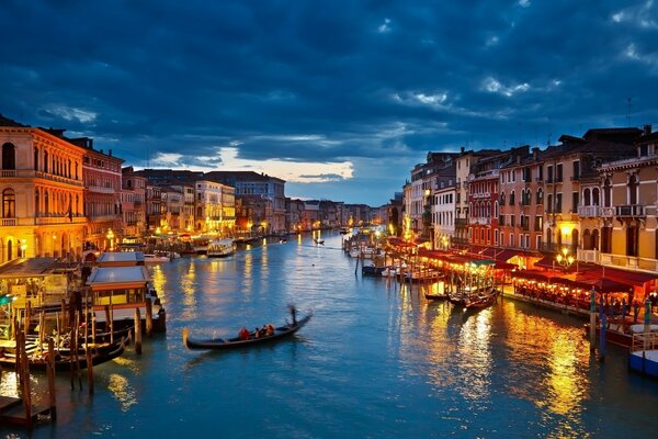 Night walks in Italy