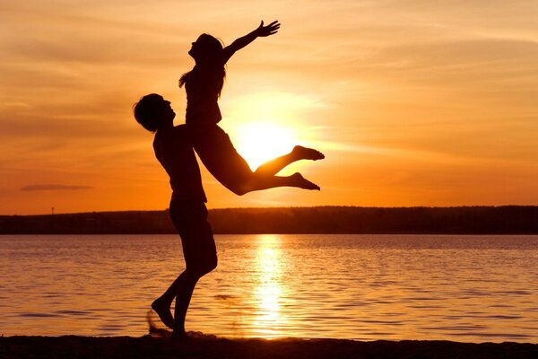 Danse de la légèreté et de la liberté, les gens amoureux