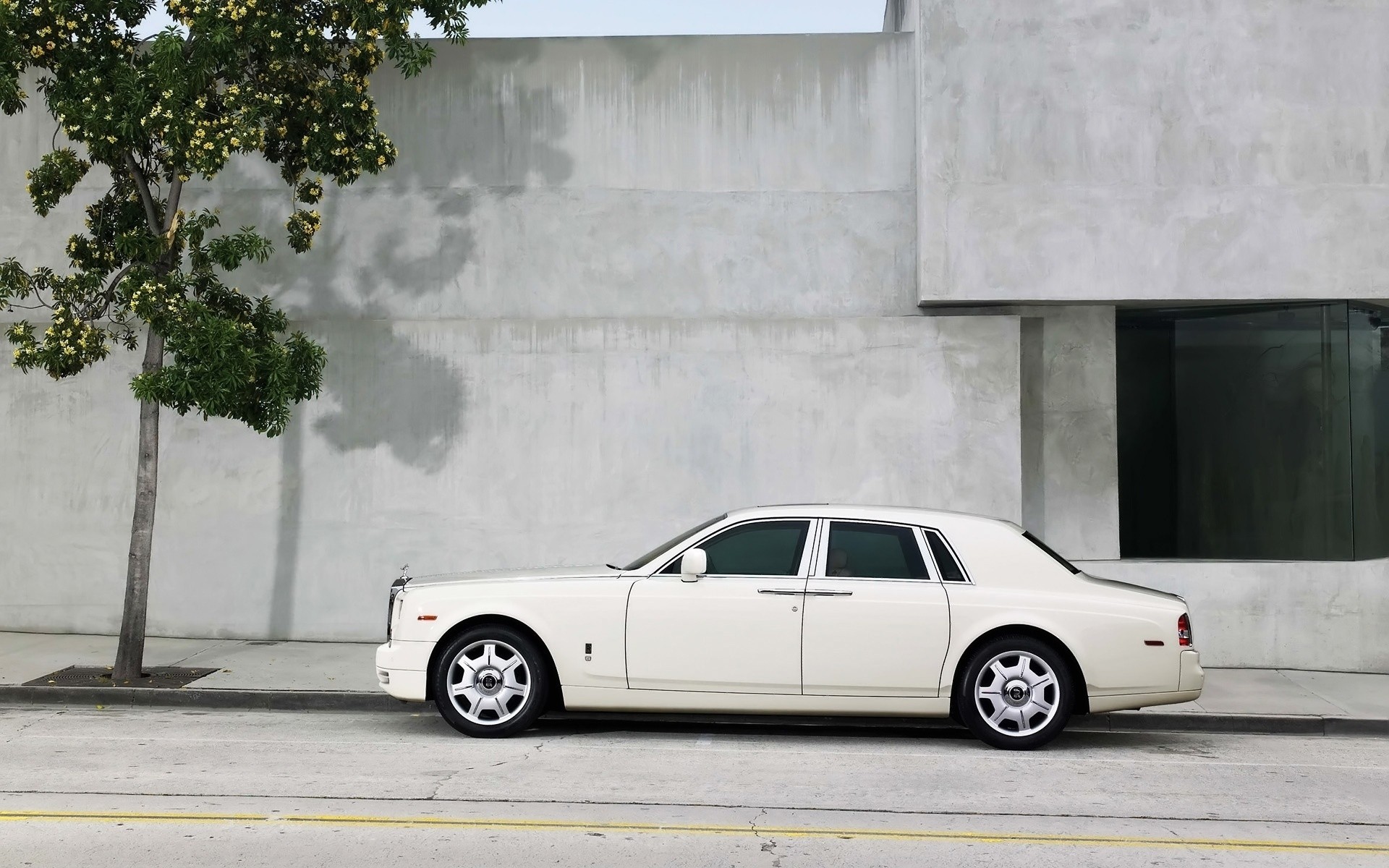 rolls royce auto auto transportsystem straße straße bürgersteig asphalt antrieb räder