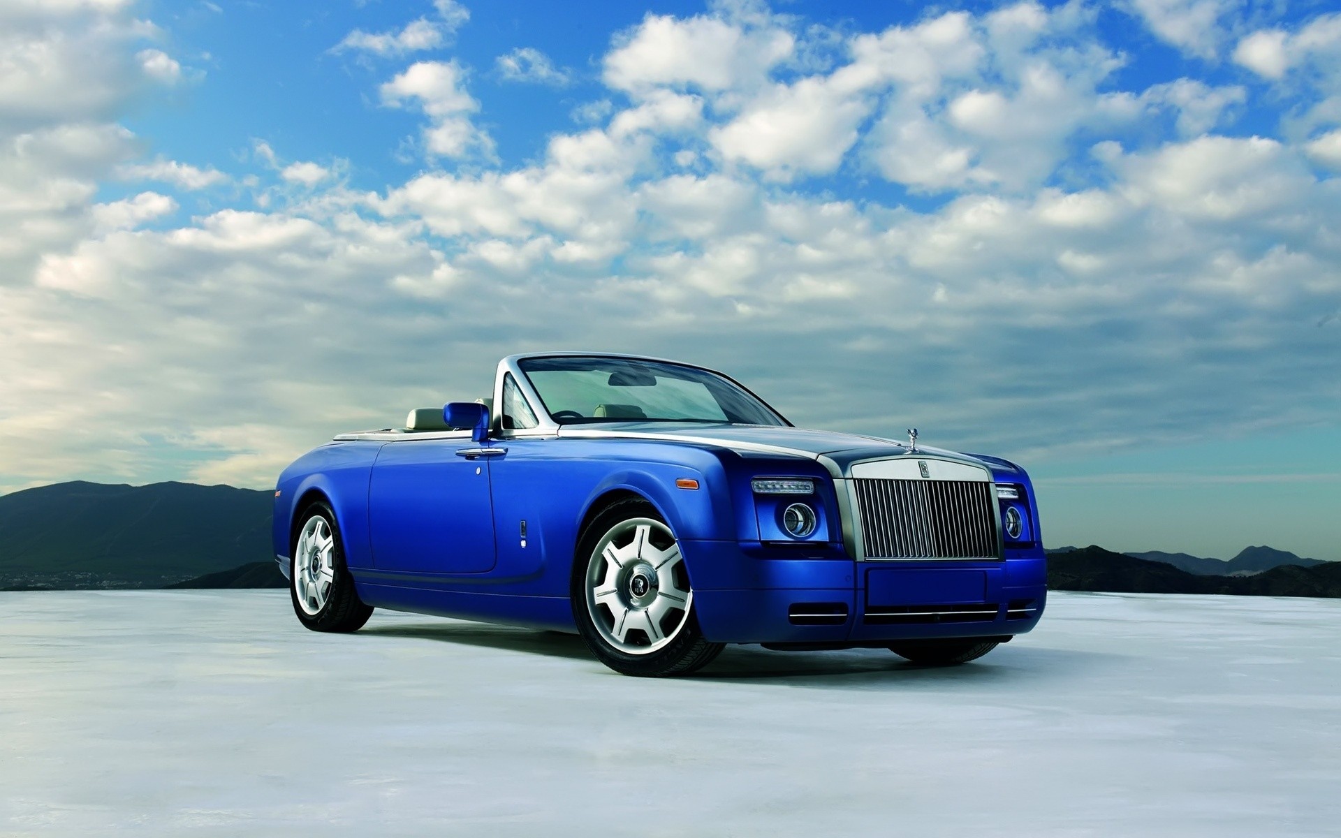 rolls royce автомобиль автомобиль көлік жүйесі дөңгелектер жылдам асфальт тротуар саяхат автомобиль асығыңыз