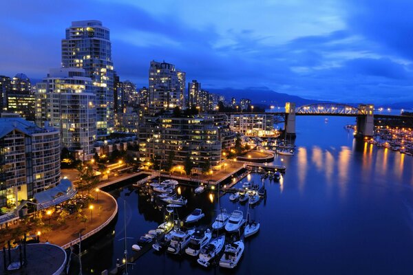 Ville vue nuit photo mer océan Canada Nord Vancouver