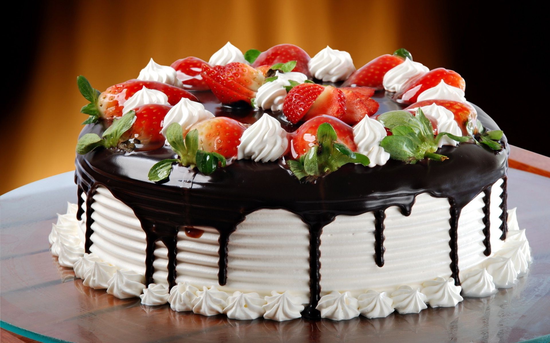 urlaub lecker creme essen süß schokolade epicourt traditionell zucker kuchen platten