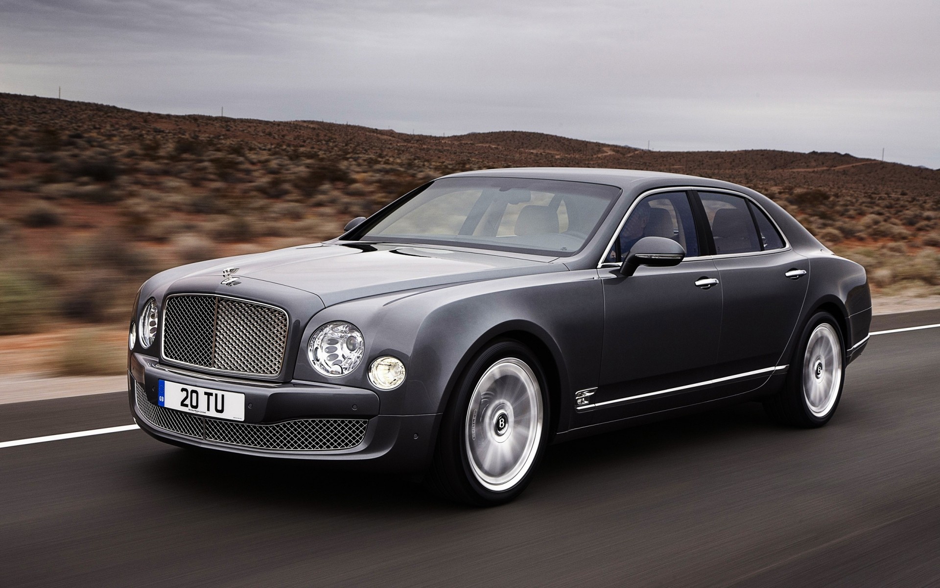 bentley voiture voiture noir midi chaussée automobile asphalte rapide roues coupé capot système de transport dépêchez-vous berline bentley mulsanne