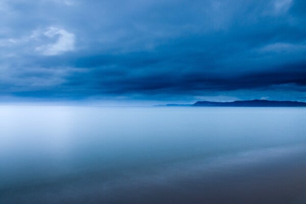 Sky and water in all shades of blue and light blue