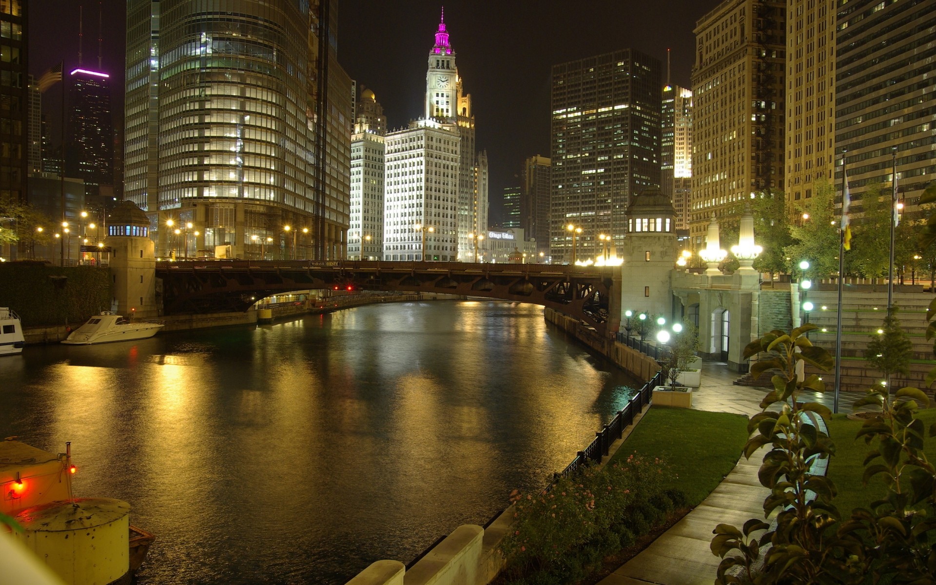 usa stadt architektur haus reisen wolkenkratzer brücke licht fluss abend urban reflexion skyline wasser geschäft stadtzentrum stadt büro dämmerung straße usa chicago bna licht boot