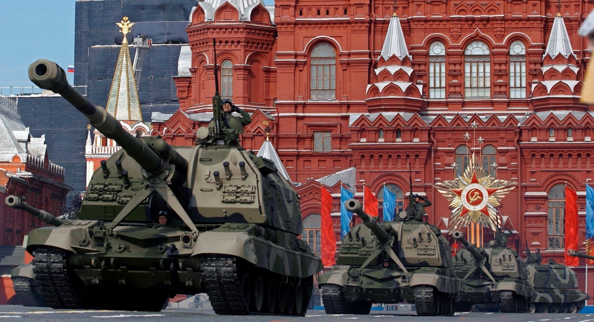 sprzęt naziemny wojskowy armia wojny broń żołnierz pistolet bojowy bitwa zbroja zwycięstwo flaga obrona zbiornik kamuflaż samochód cannon uniform