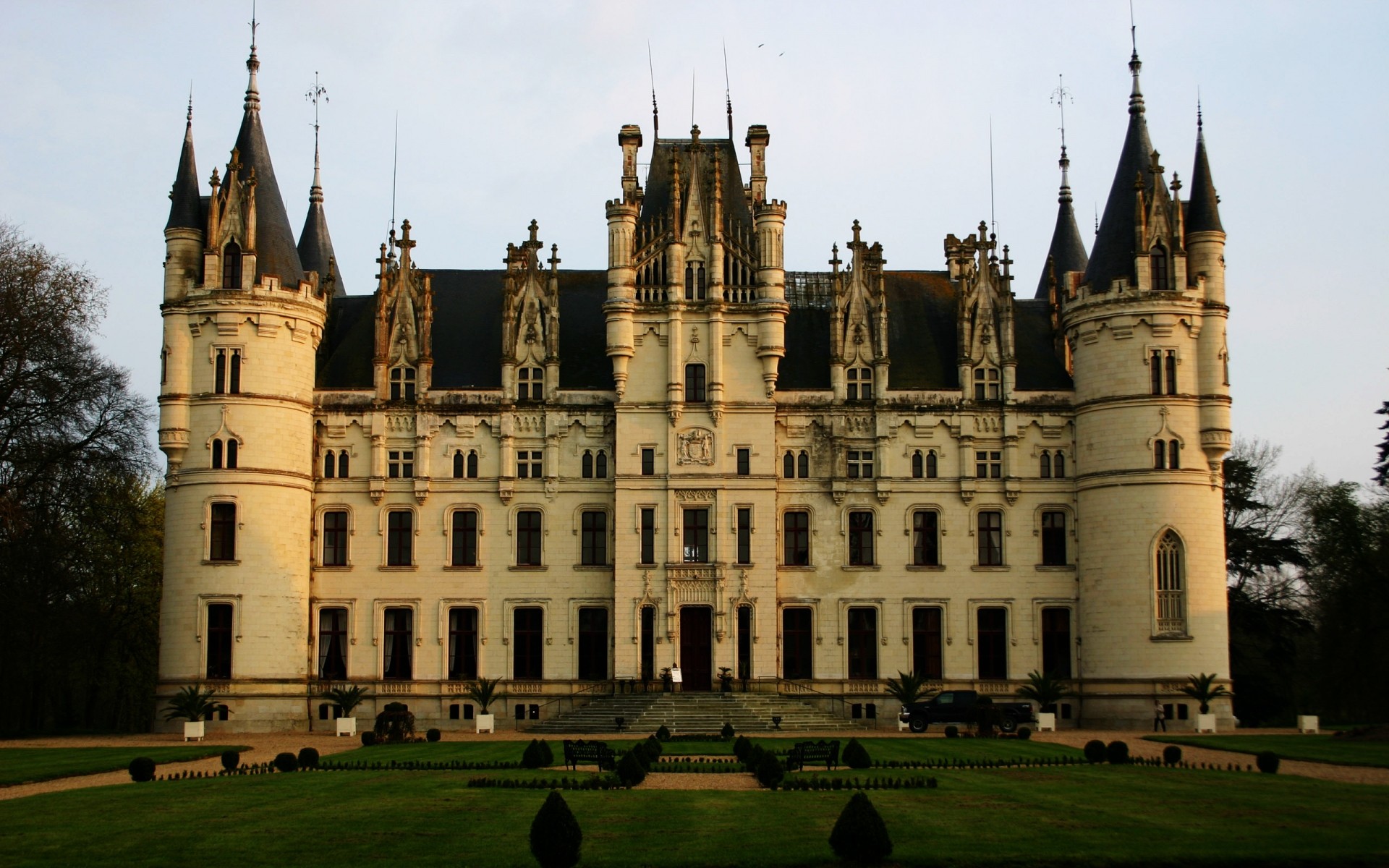 frankreich architektur schloss haus turm im freien reisen gotisch alt himmel fassade antike sehenswürdigkeit stadt denkmal geschichte garten