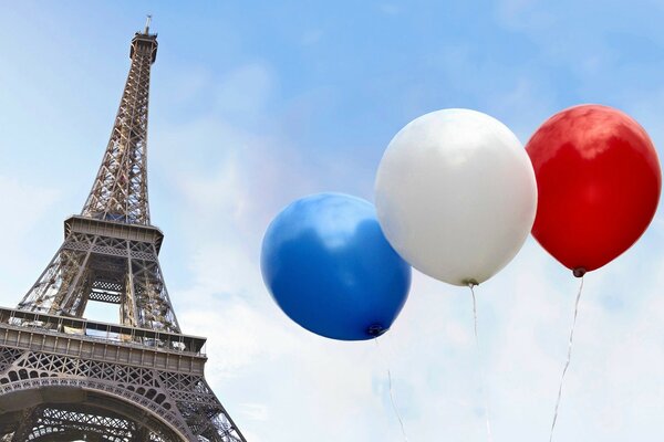 Balloons on the background of the tower