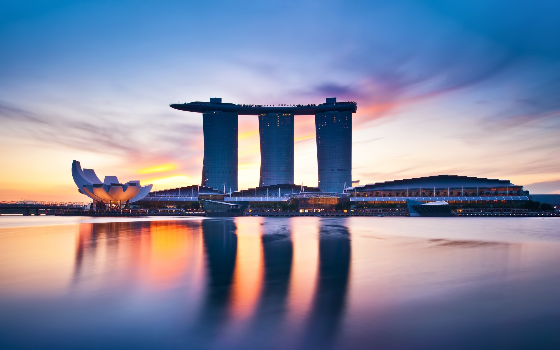 otras ciudades puesta del sol agua crepúsculo arquitectura cielo viajes noche ciudad reflexión puente amanecer al aire libre centro de la ciudad río mar ciudad moderno