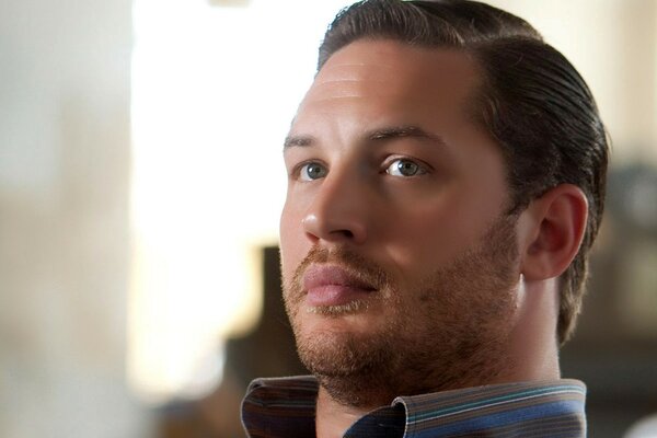 Foto del actor Tom Hardy un hombre adulto