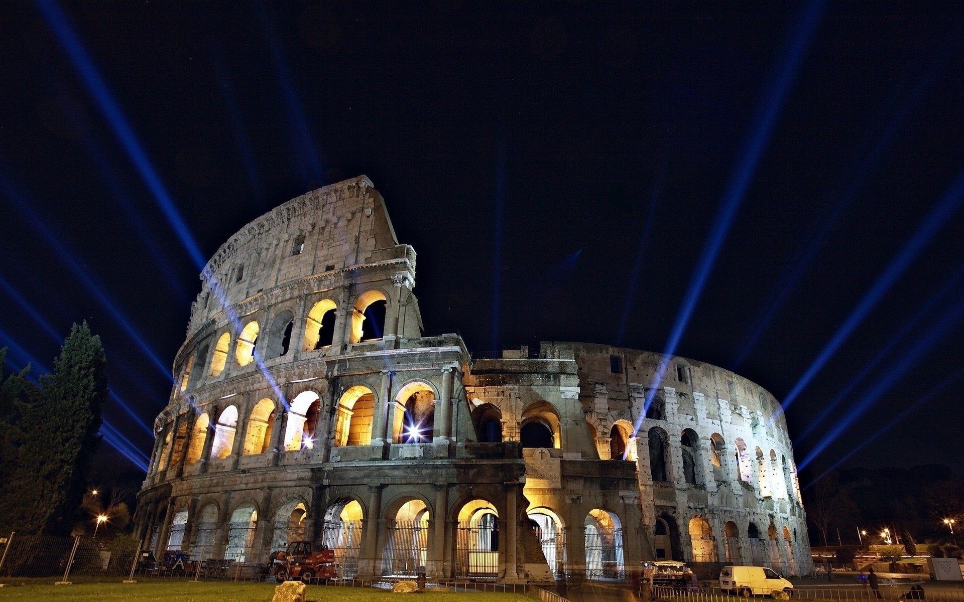 italia arquitectura viajes noche casa estadio iluminación luz teatro ciudad crepúsculo anfiteatro turismo coliseo punto de referencia religión cielo antiguo monumento