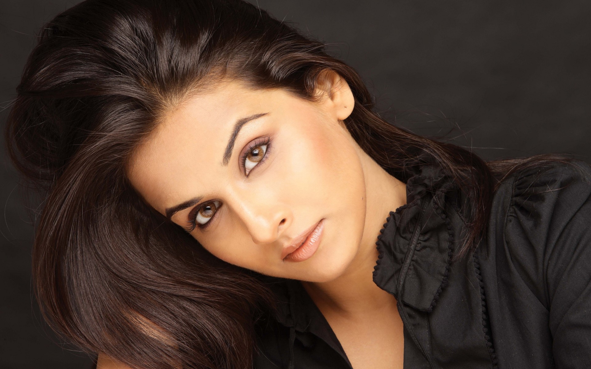 женщина мода гламур портрет сексуальный глаз девушка модель довольно губы глаза лицо фото