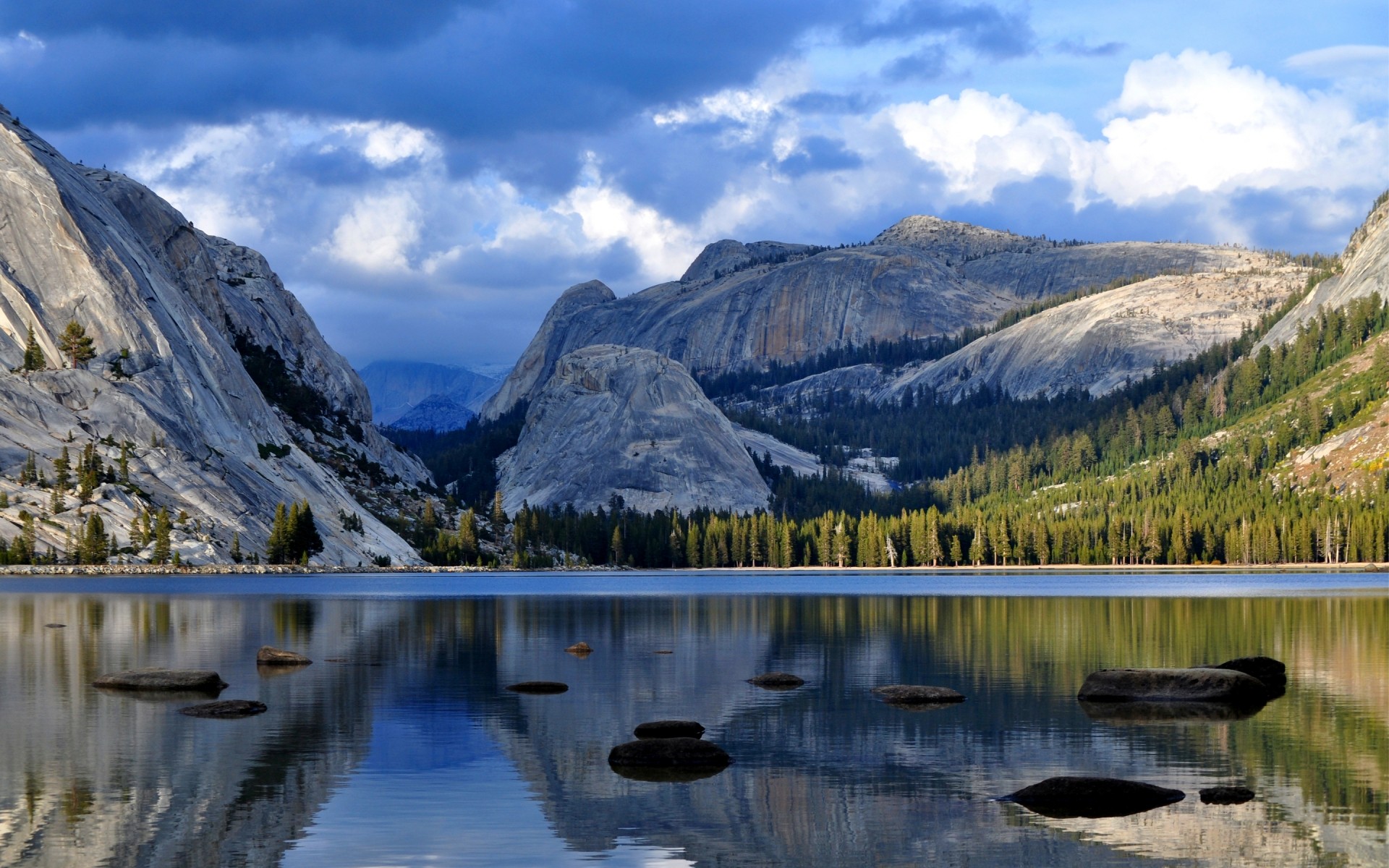 paesaggio montagna acqua neve lago legno scenico natura riflessione paesaggio all aperto viaggi valle cielo fiume picco di montagna alpino luce del giorno albero sfondo foresta lago di montagna