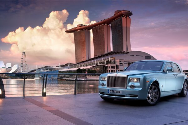 Rolls royce, it s a pleasure to travel in such a car