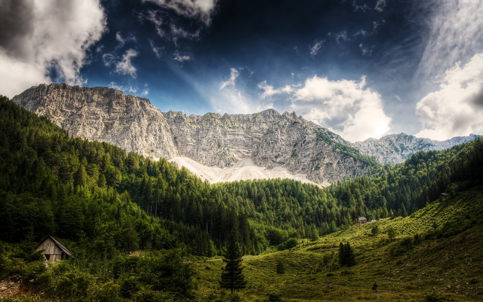 landschaft berge reisen landschaft natur himmel schnee im freien tal holz landschaftlich wandern baum hintergrund hügel berge hütte