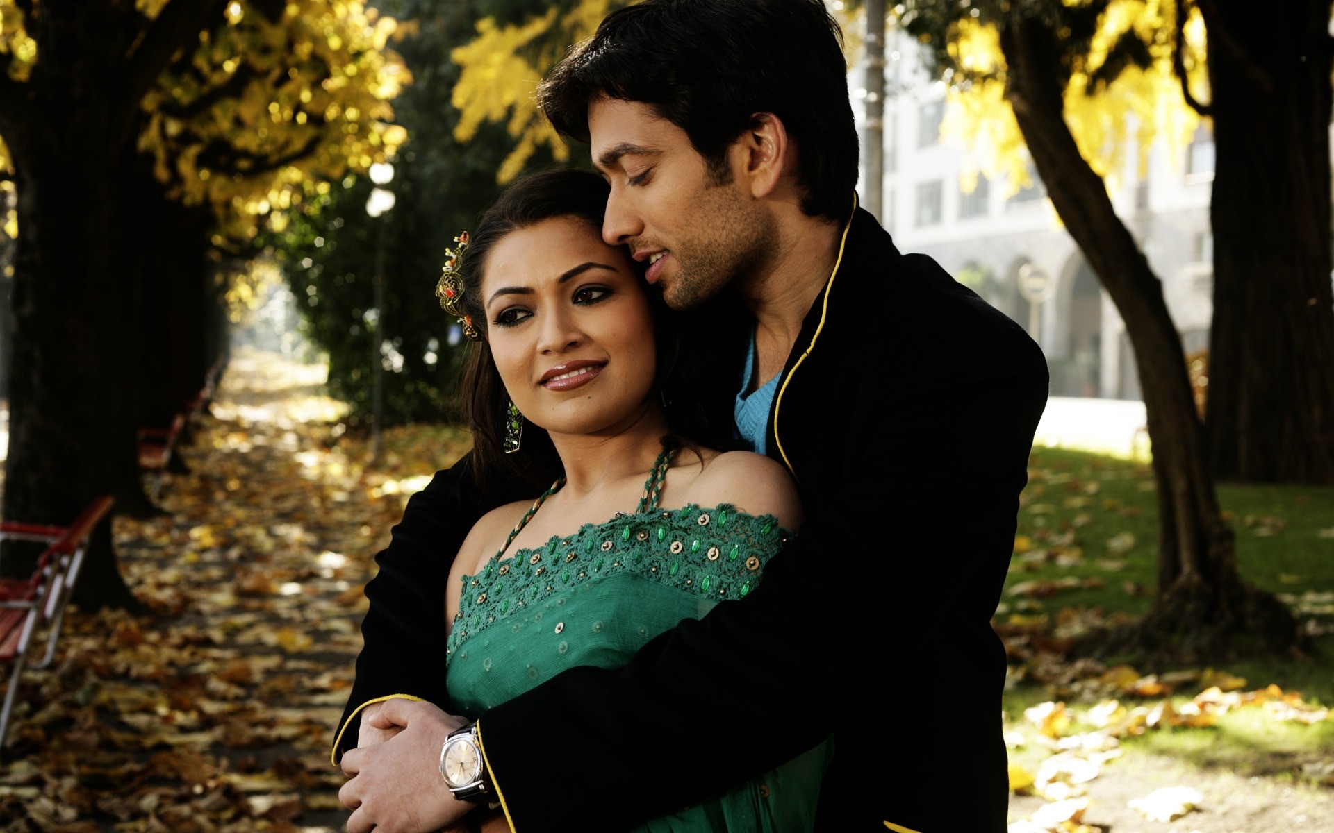 женщина на открытом воздухе два любовь выражение лица портрет свадьба взрослый человек парк девушка носить амита патхак nakuul мехта пару болливуд хуг