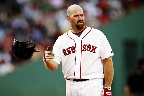 Joueur américain de baseball chauve