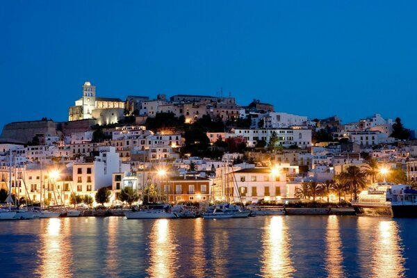 Férias em Espanha. Vista noturna